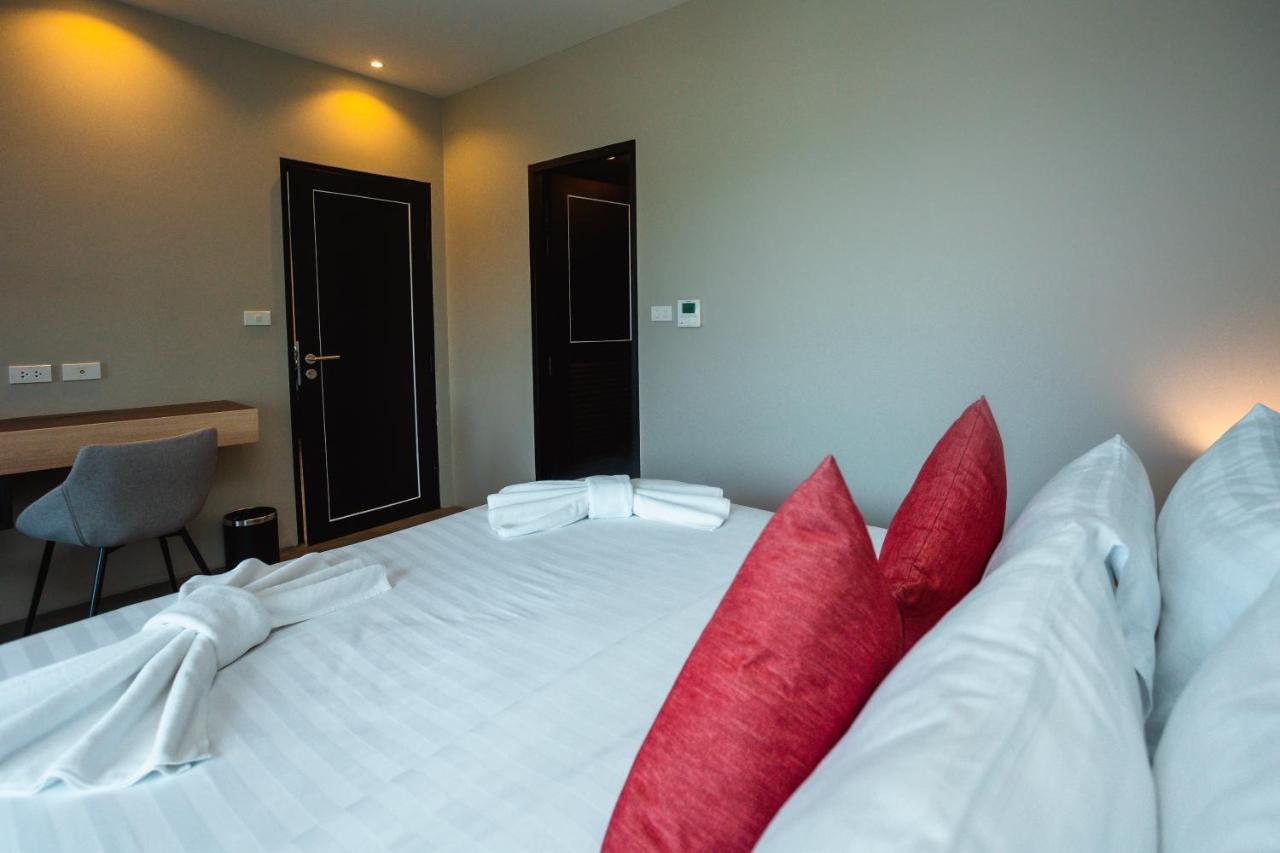 Triple L Hotel Patong Beach Phuket Kültér fotó